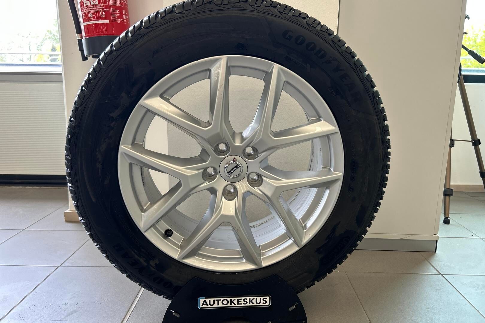 Volvo XC60 iso kuva 7