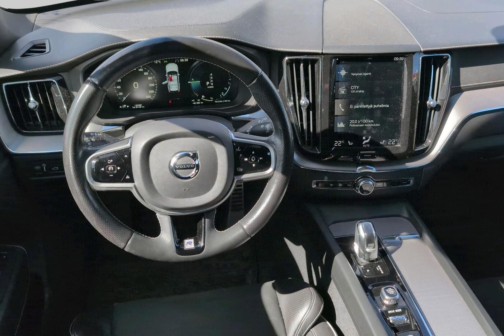 Volvo XC60 iso kuva 2