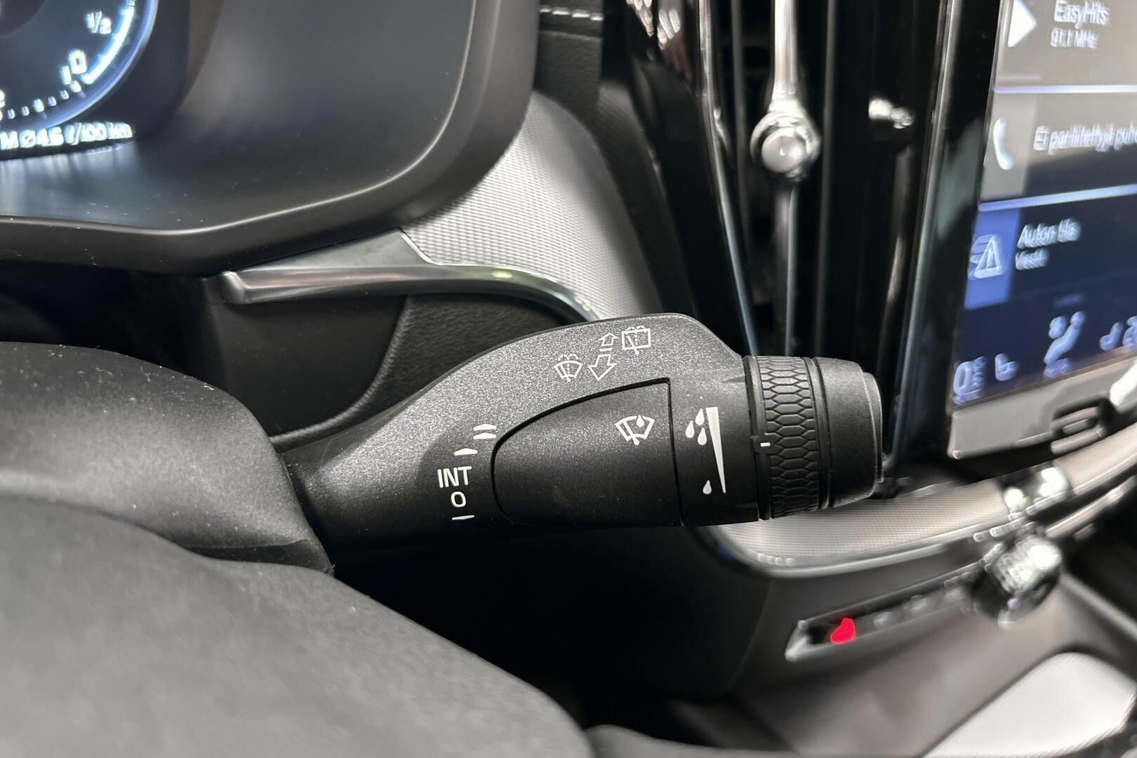 Volvo XC60 iso kuva 15