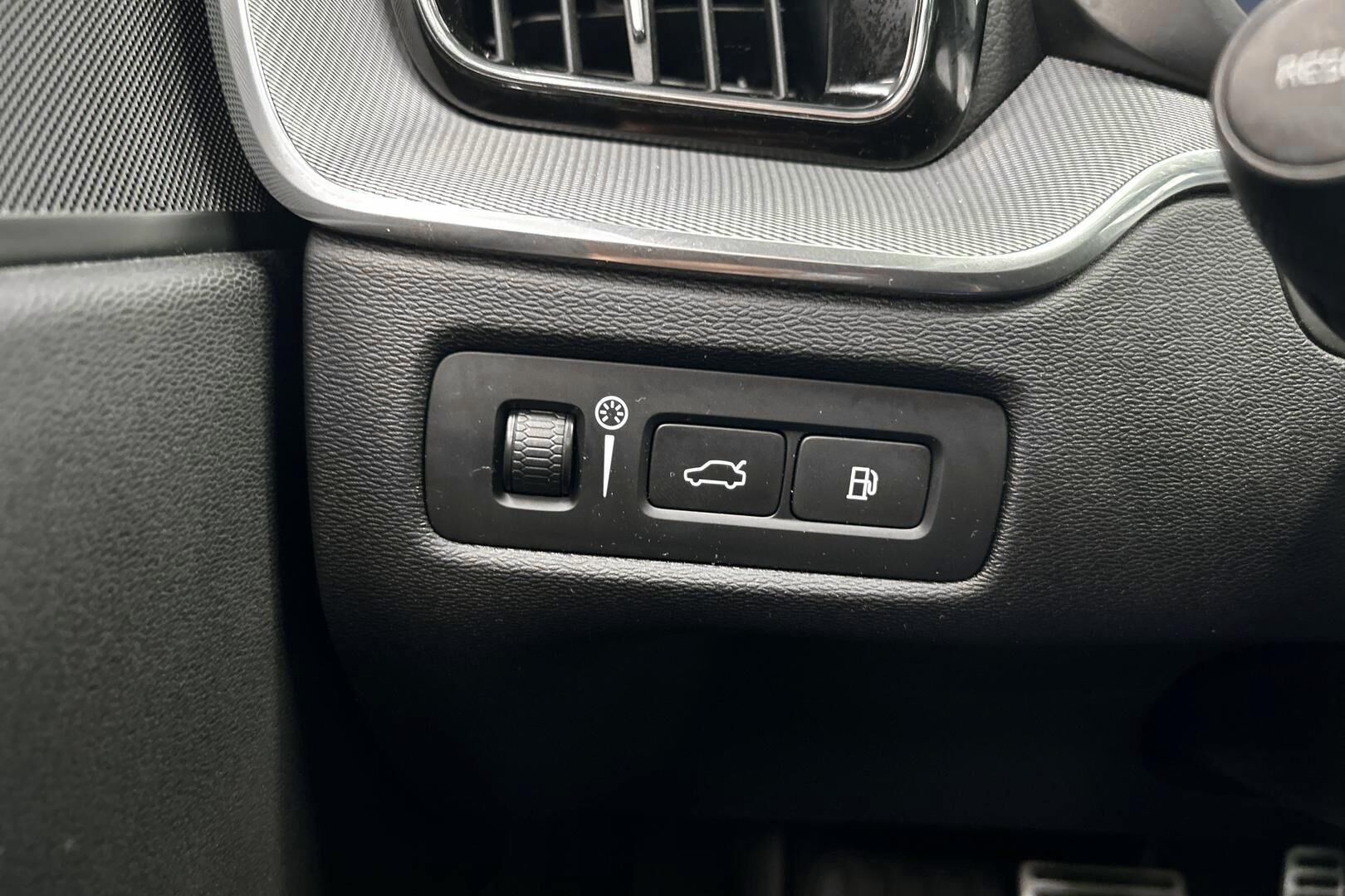 Volvo XC60 iso kuva 16