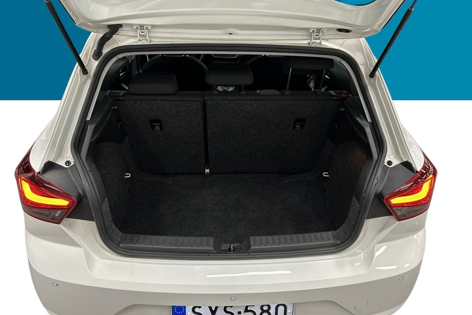 Seat Ibiza iso kuva 11