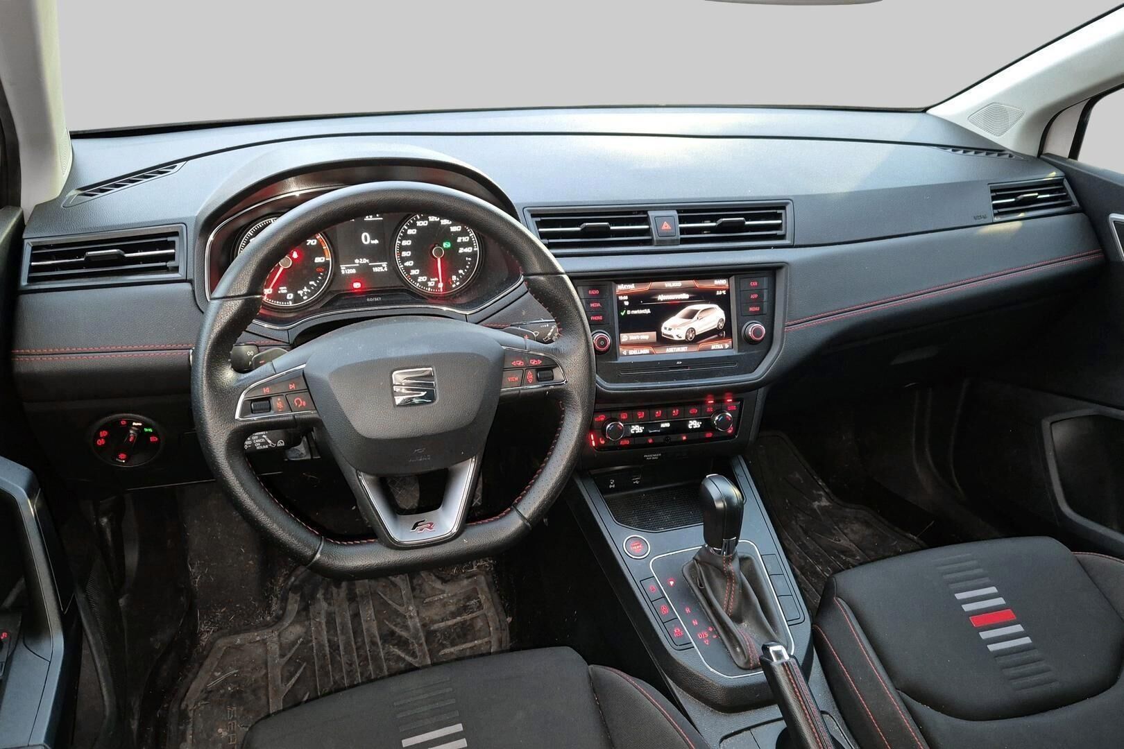 Seat Ibiza iso kuva 2