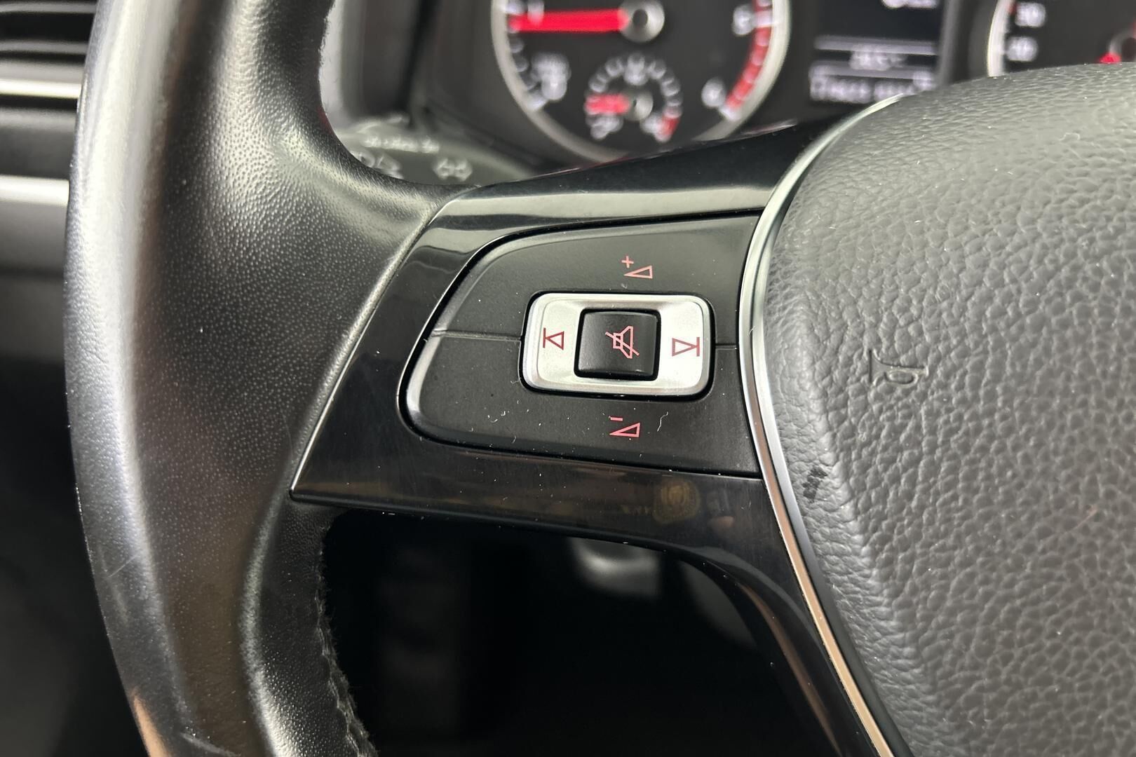 Volkswagen Amarok iso kuva 22