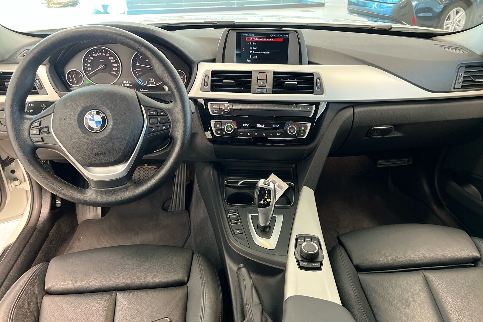 BMW 3-sarja iso kuva 18