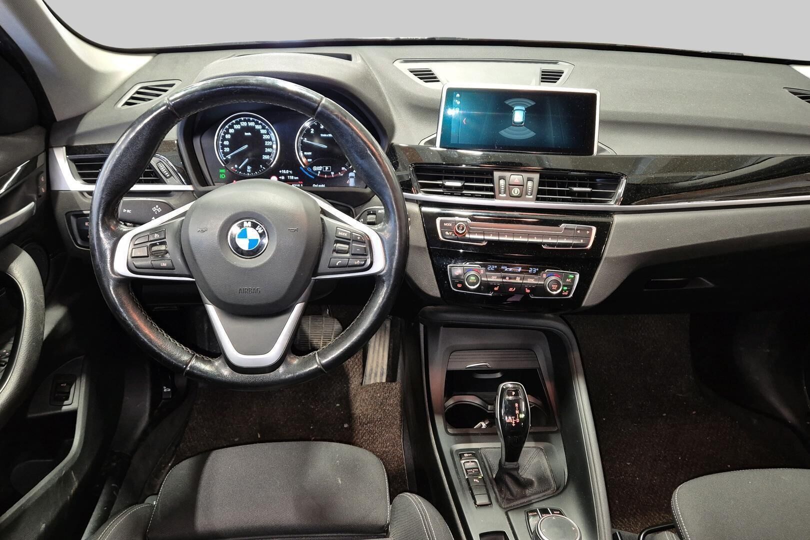 BMW X1 iso kuva 1