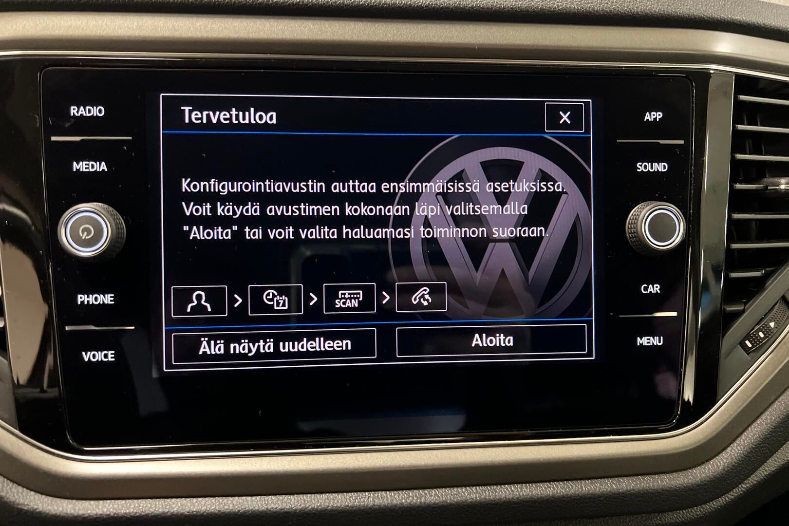 Volkswagen T-Roc iso kuva 15