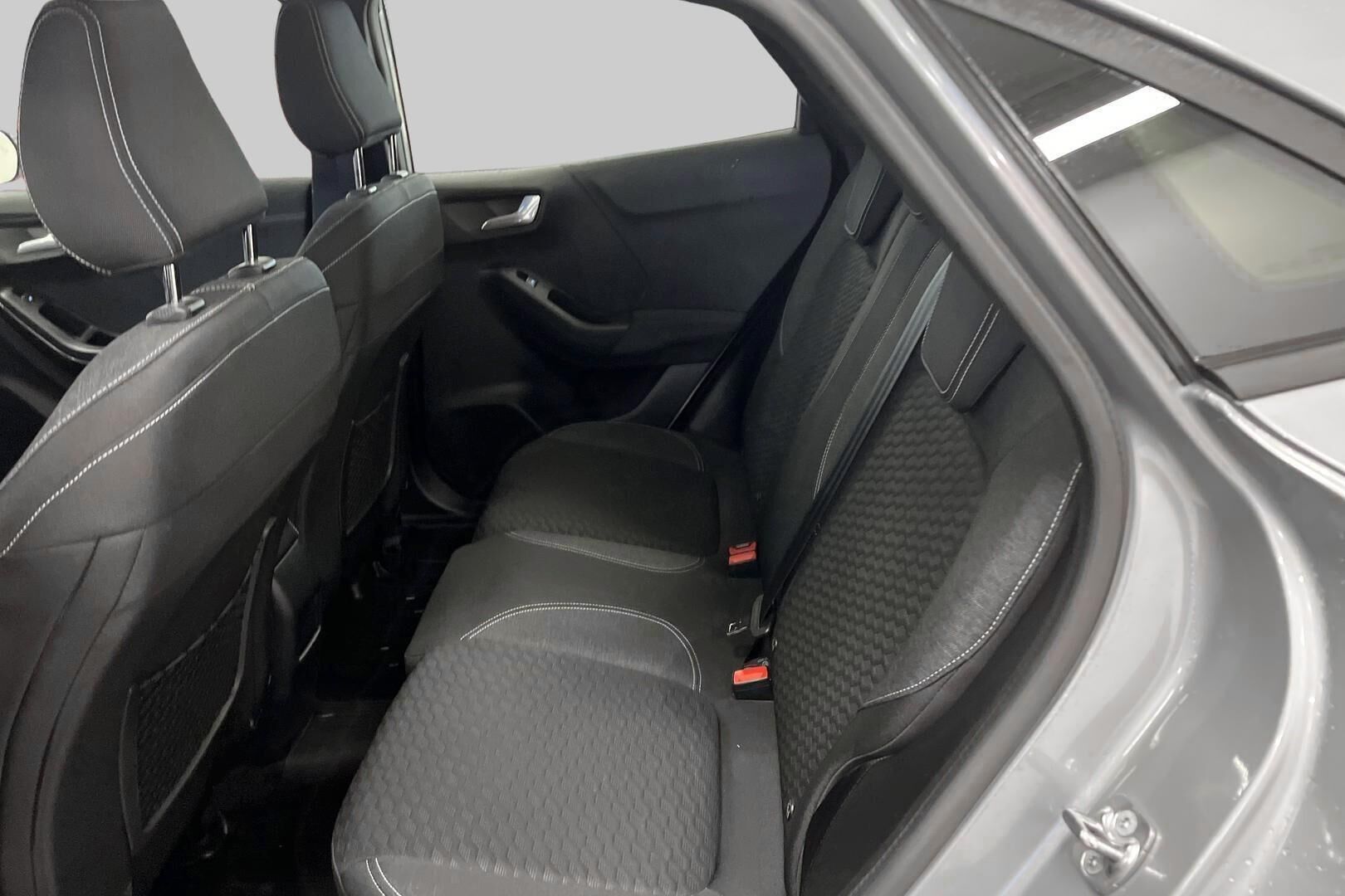 Ford Puma iso kuva 10