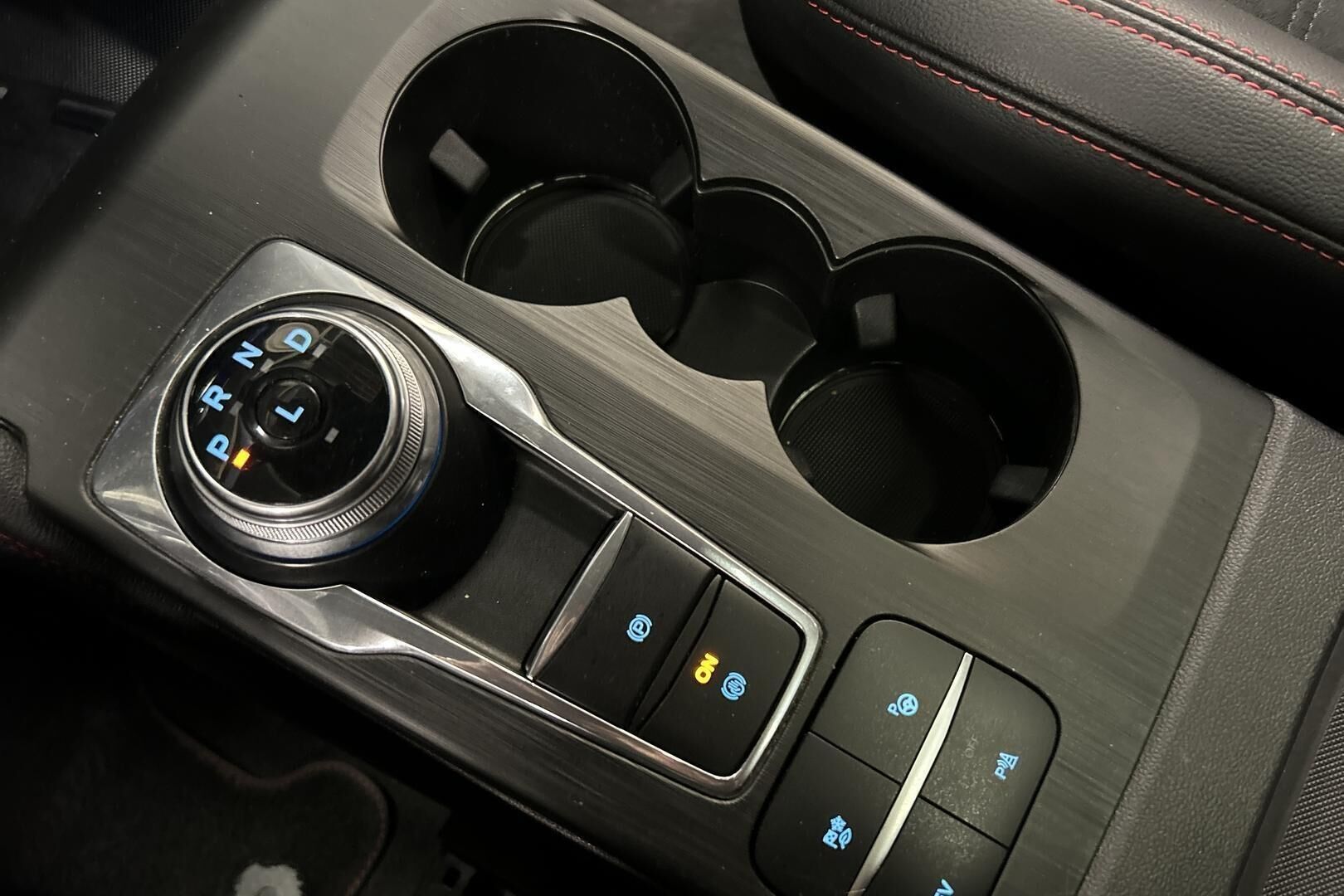 Ford Kuga iso kuva 21