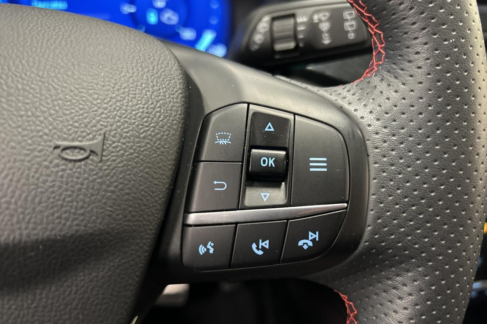 Ford Kuga iso kuva 23