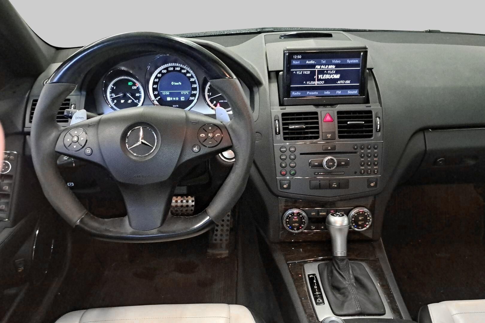 Mercedes-Benz C iso kuva 1