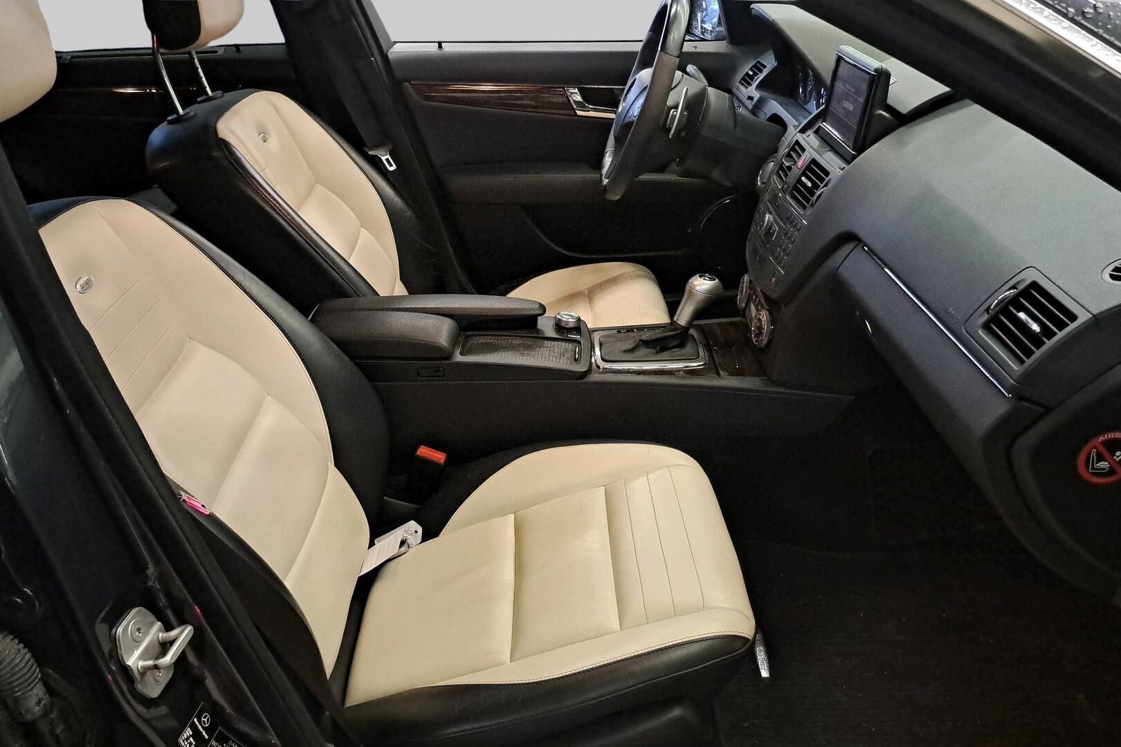 Mercedes-Benz C iso kuva 4