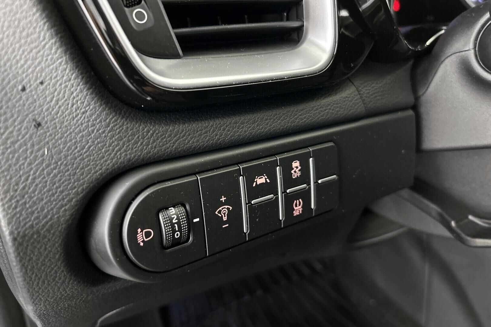 Kia Ceed iso kuva 15