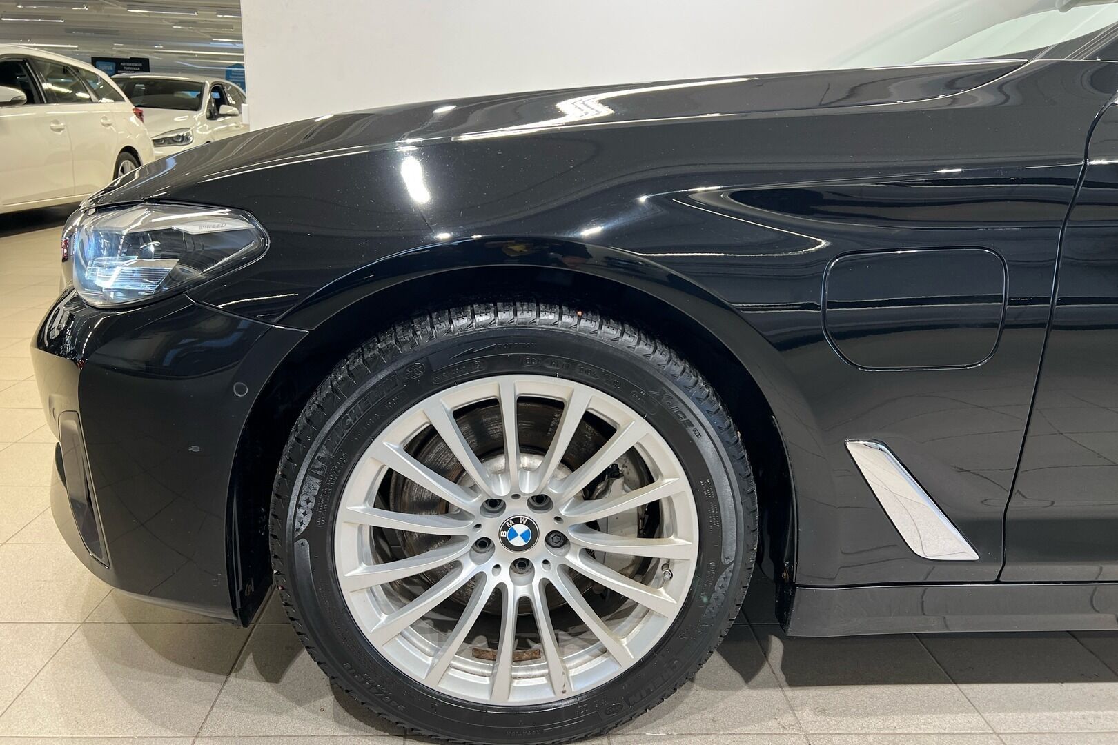 BMW 5-sarja iso kuva 24