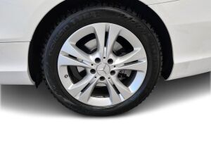 Mercedes-Benz C esikatselu 13