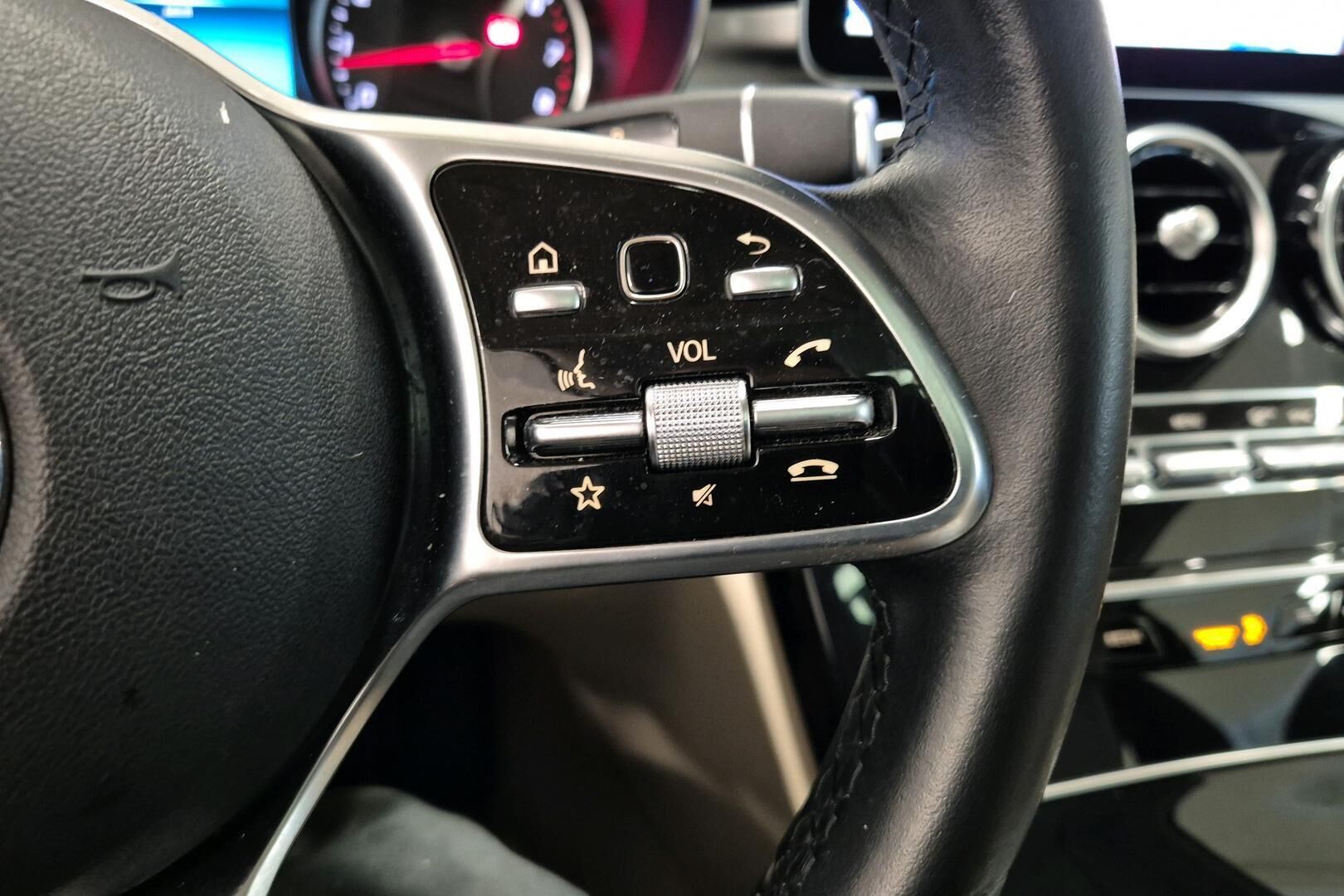 Mercedes-Benz C iso kuva 19