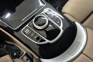 Mercedes-Benz C esikatselu 17