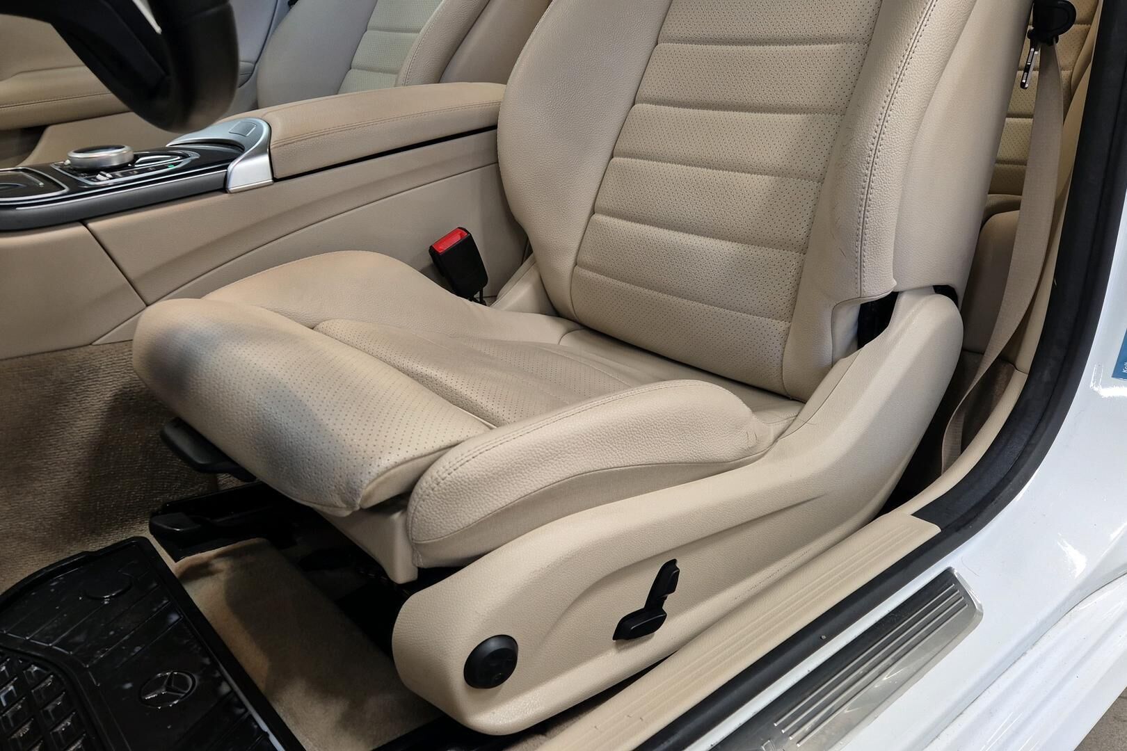 Mercedes-Benz C iso kuva 3