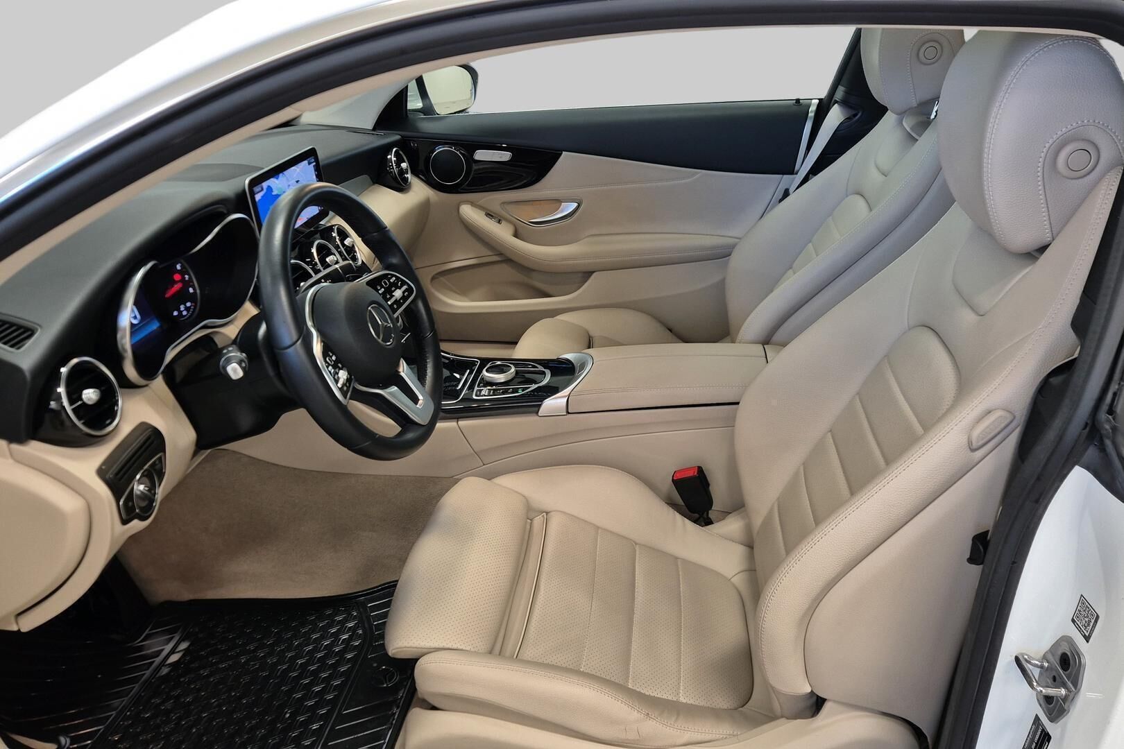 Mercedes-Benz C iso kuva 9