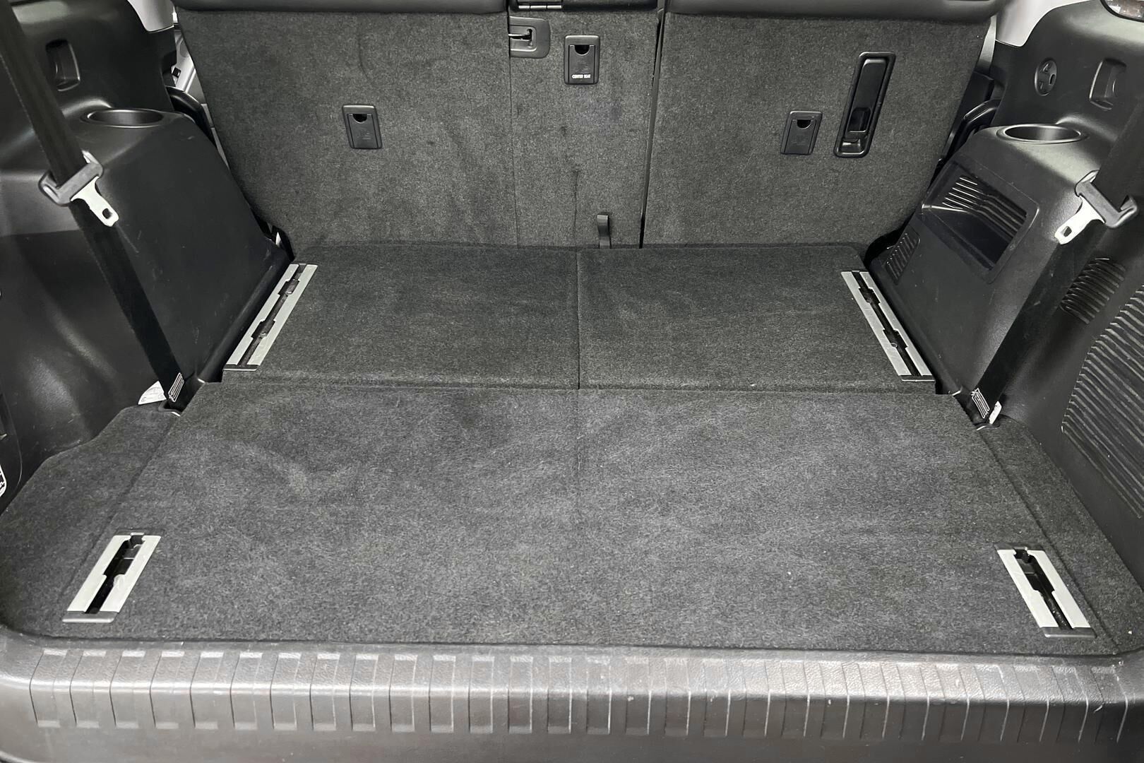 Toyota Land Cruiser iso kuva 10