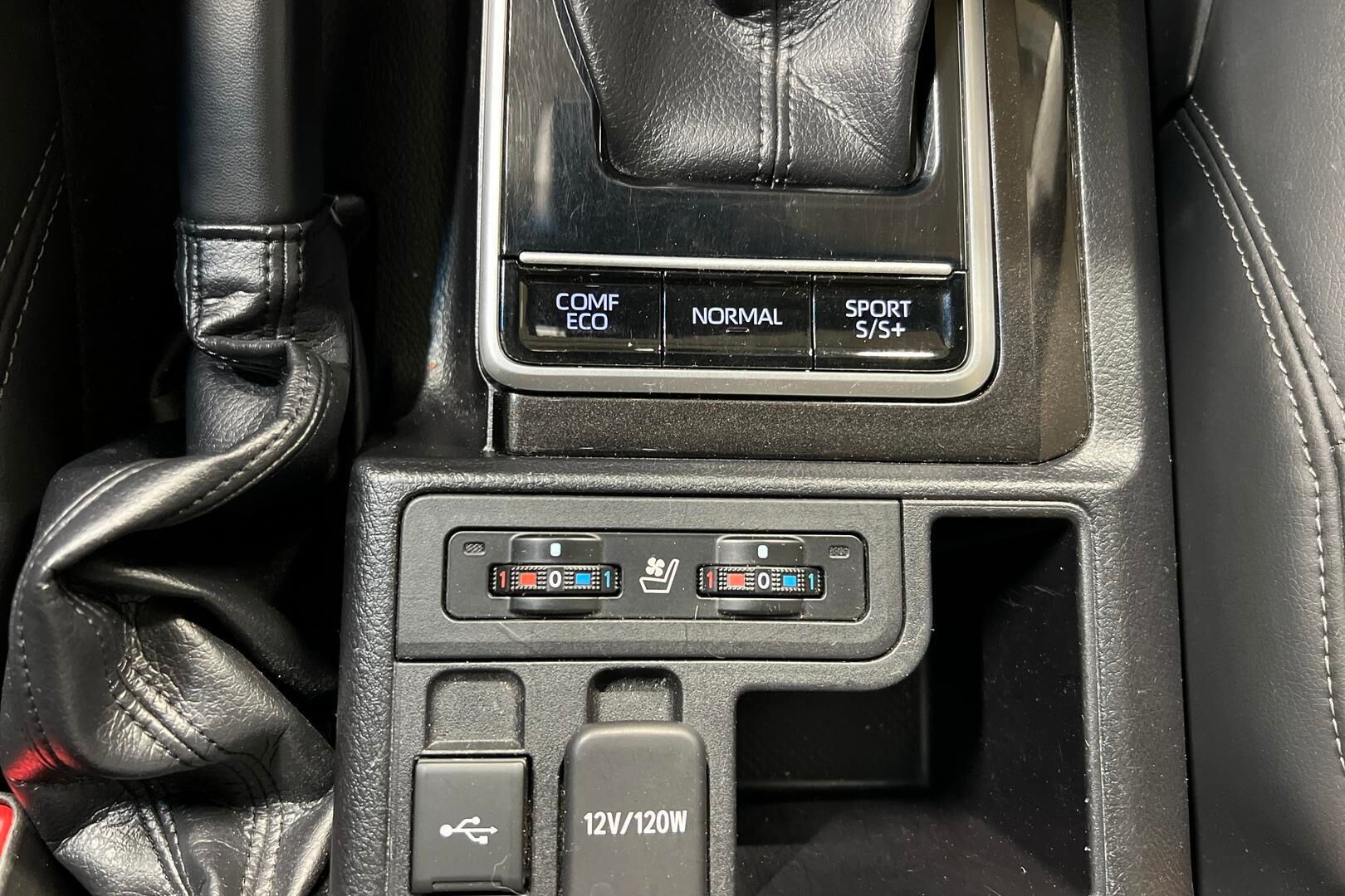 Toyota Land Cruiser iso kuva 15