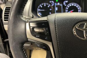 Toyota Land Cruiser esikatselu 17