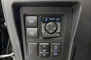 Toyota Land Cruiser esikatselu 18