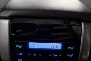 Toyota Land Cruiser esikatselu 22