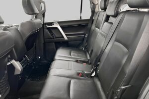 Toyota Land Cruiser esikatselu 8