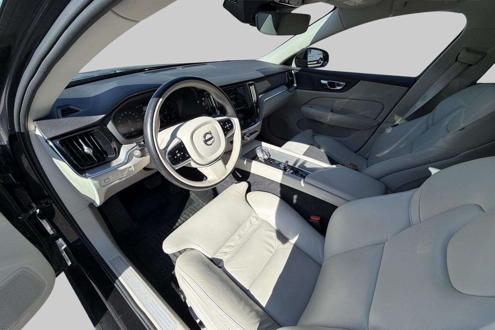 Volvo S60 iso kuva 2