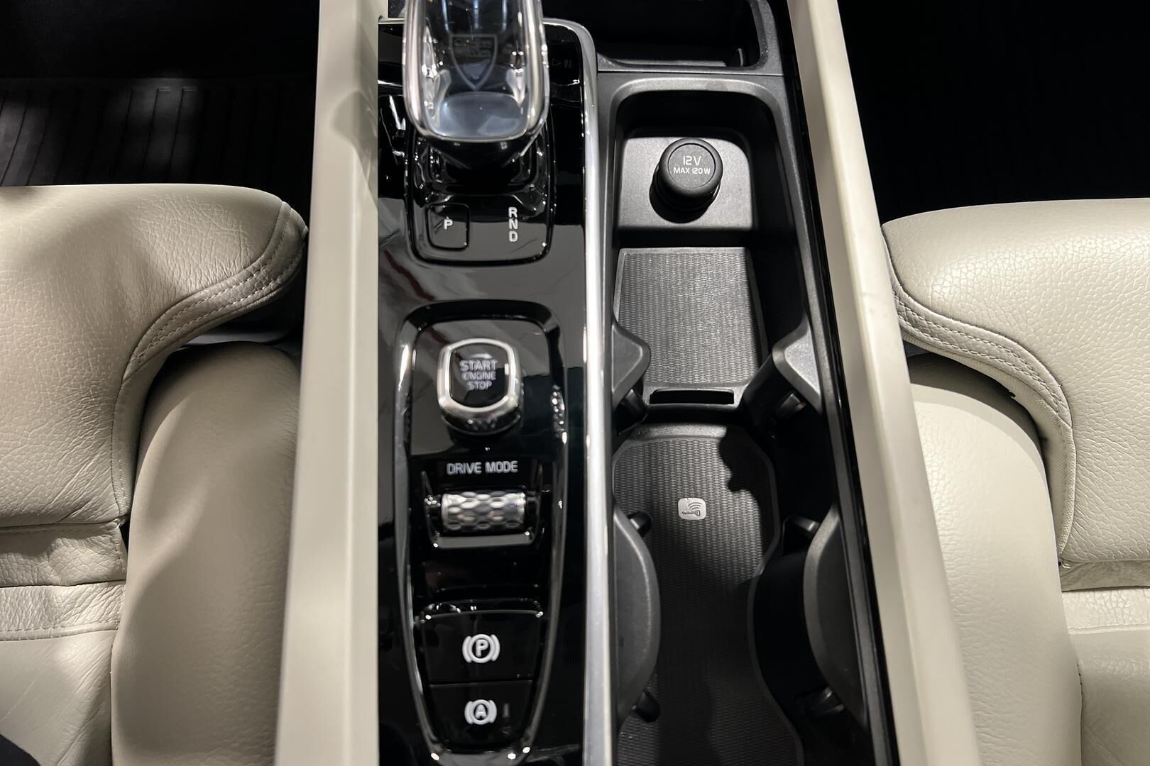 Volvo S60 iso kuva 22