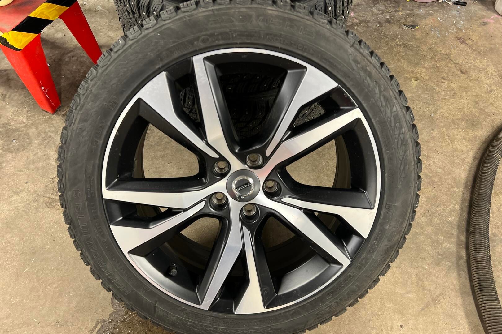 Volvo S60 iso kuva 23