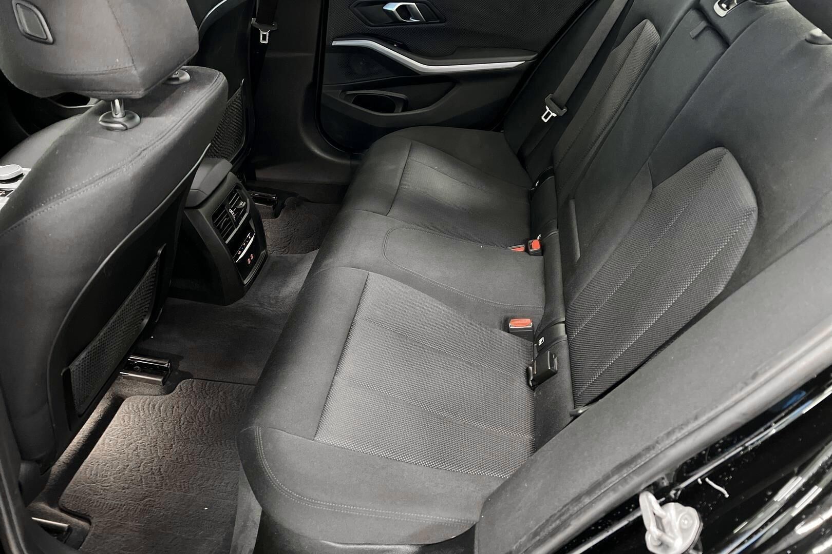 BMW 3-sarja iso kuva 9