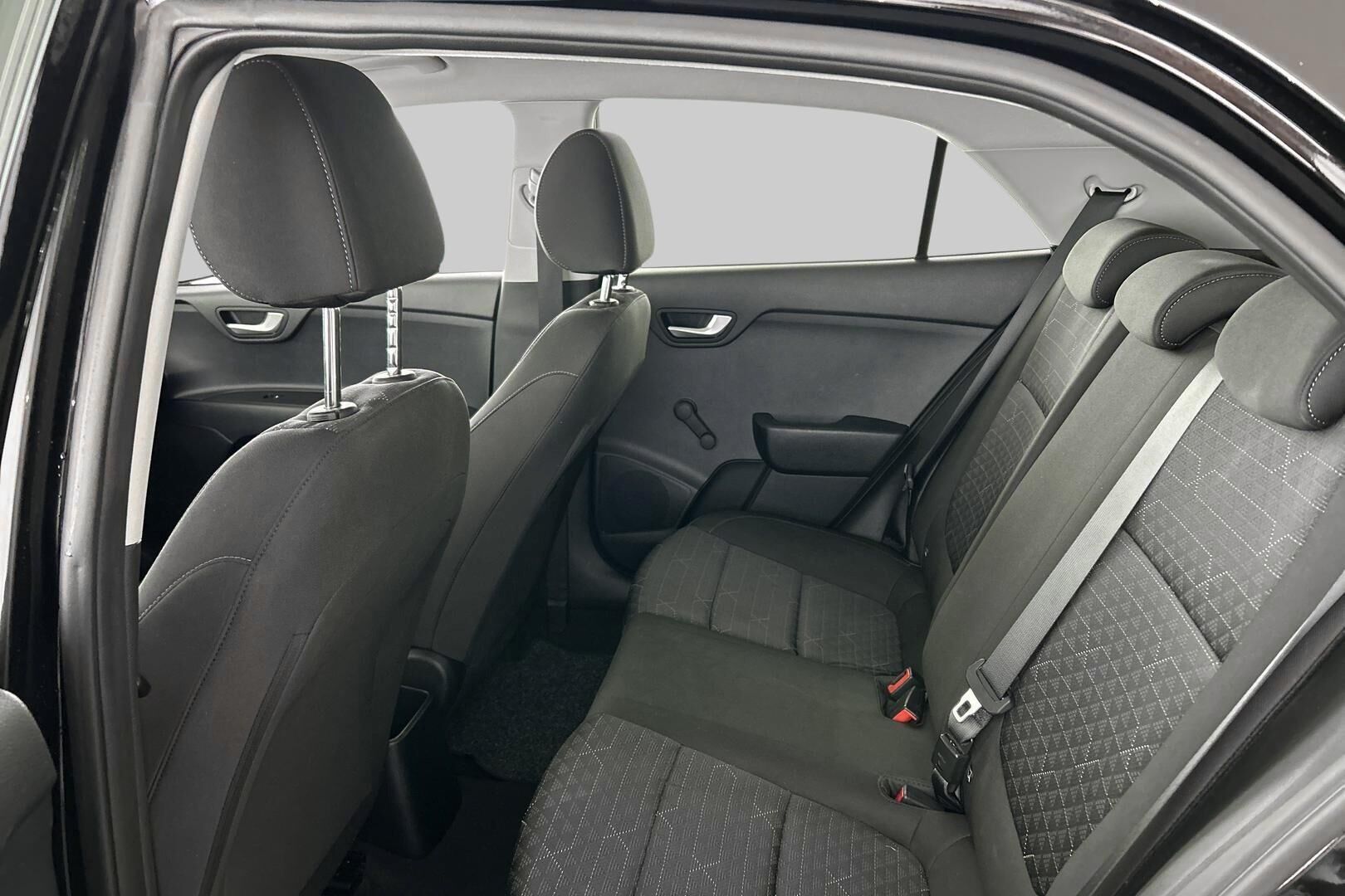 Kia Rio iso kuva 9