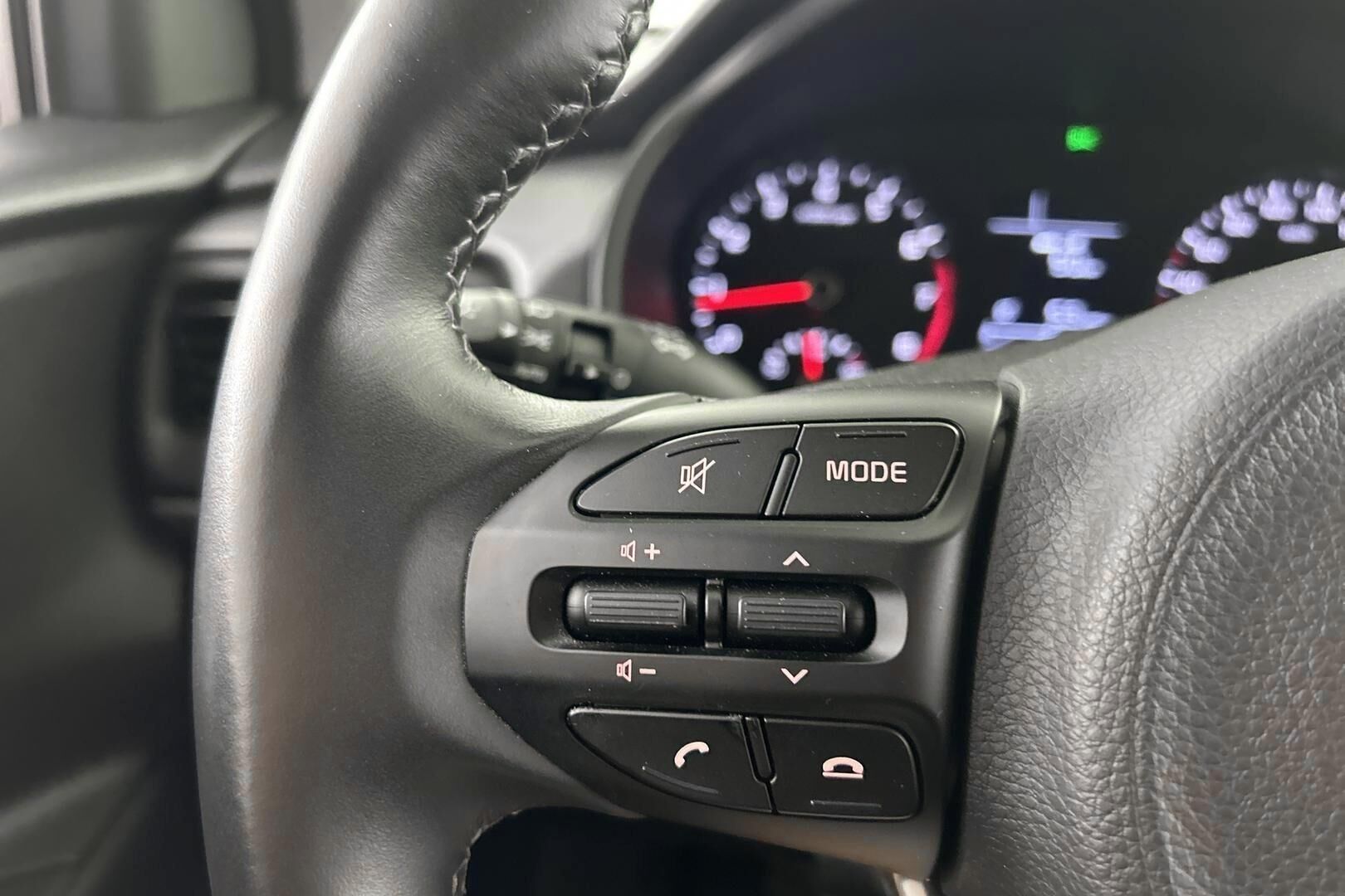 Kia Rio iso kuva 18