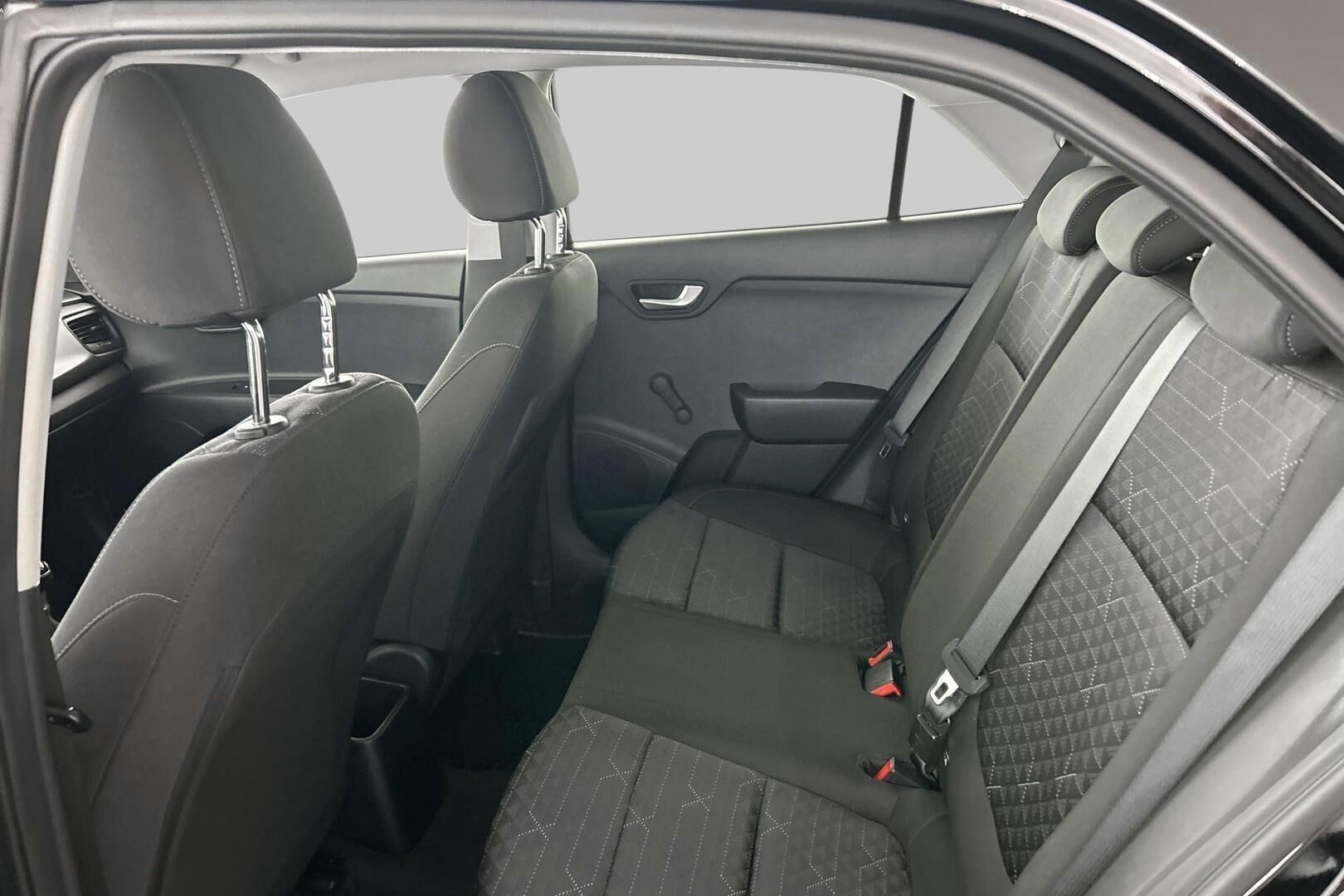 Kia Rio iso kuva 9