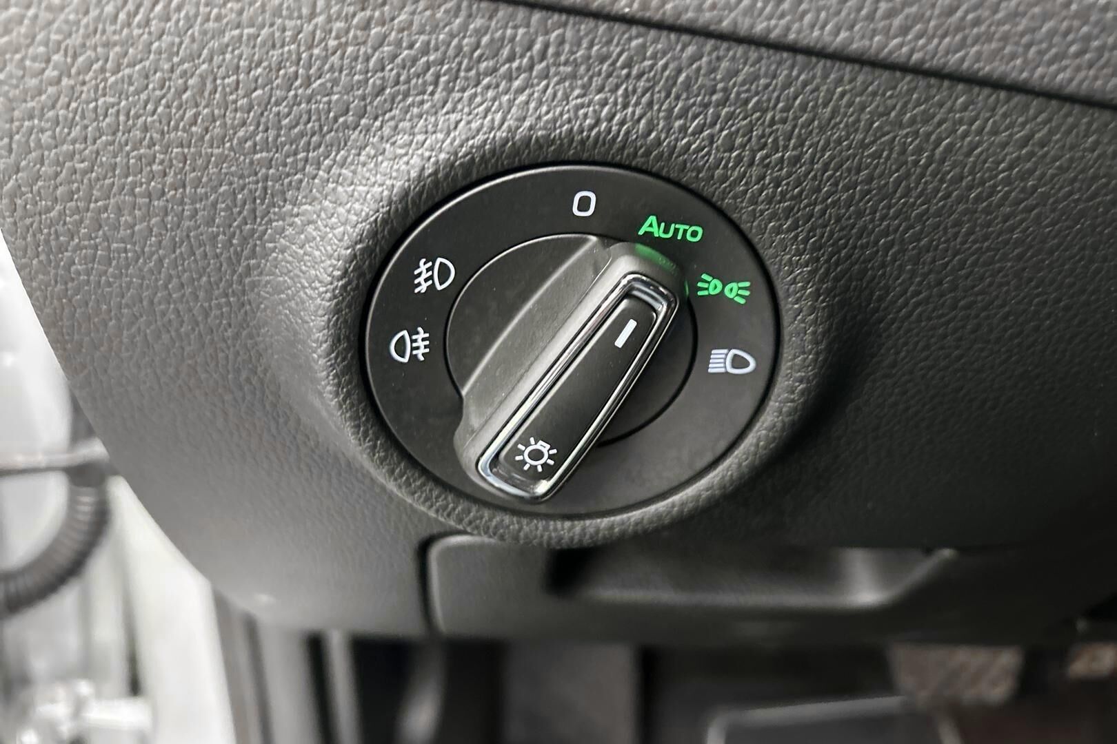 Skoda Superb iso kuva 10