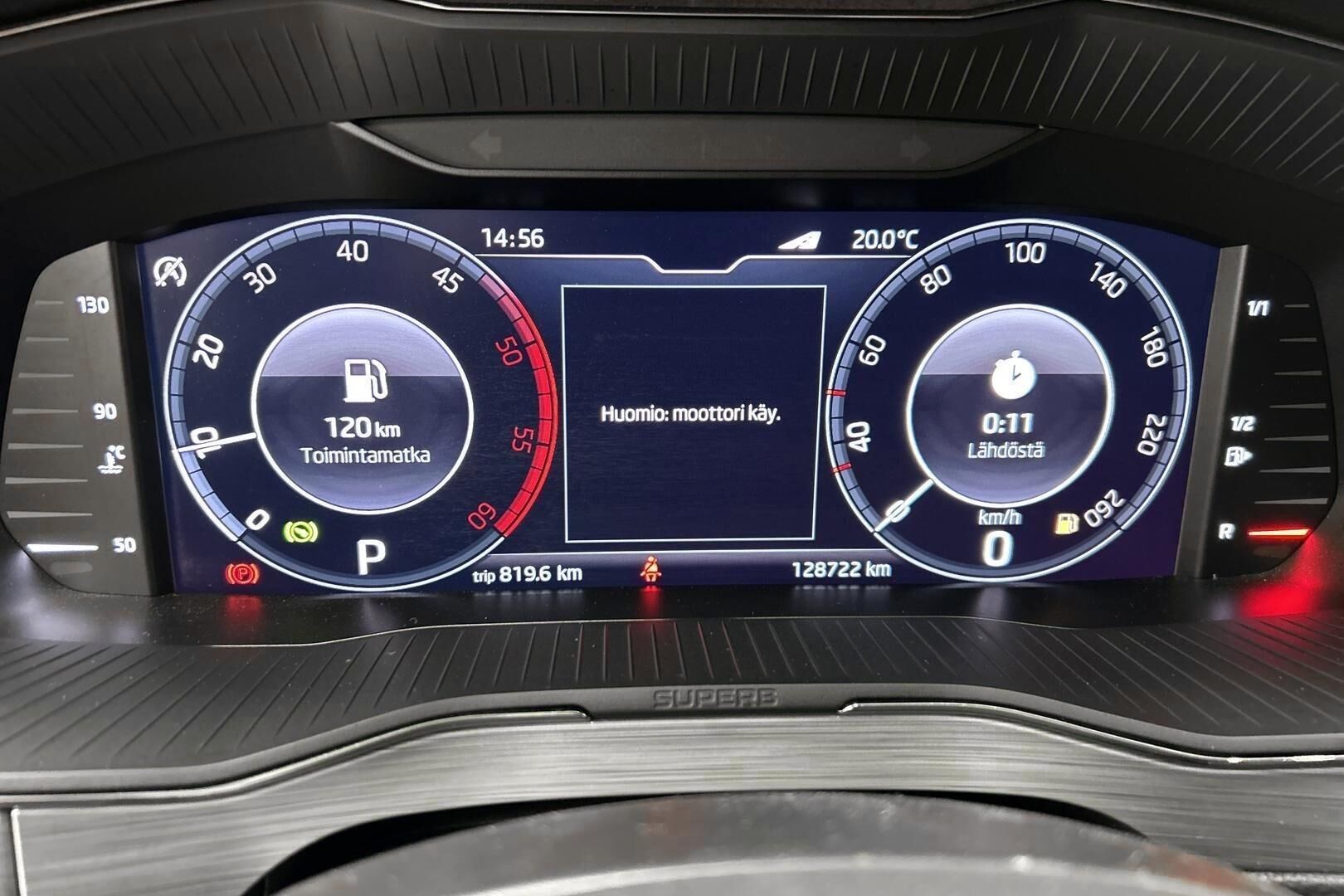 Skoda Superb iso kuva 12