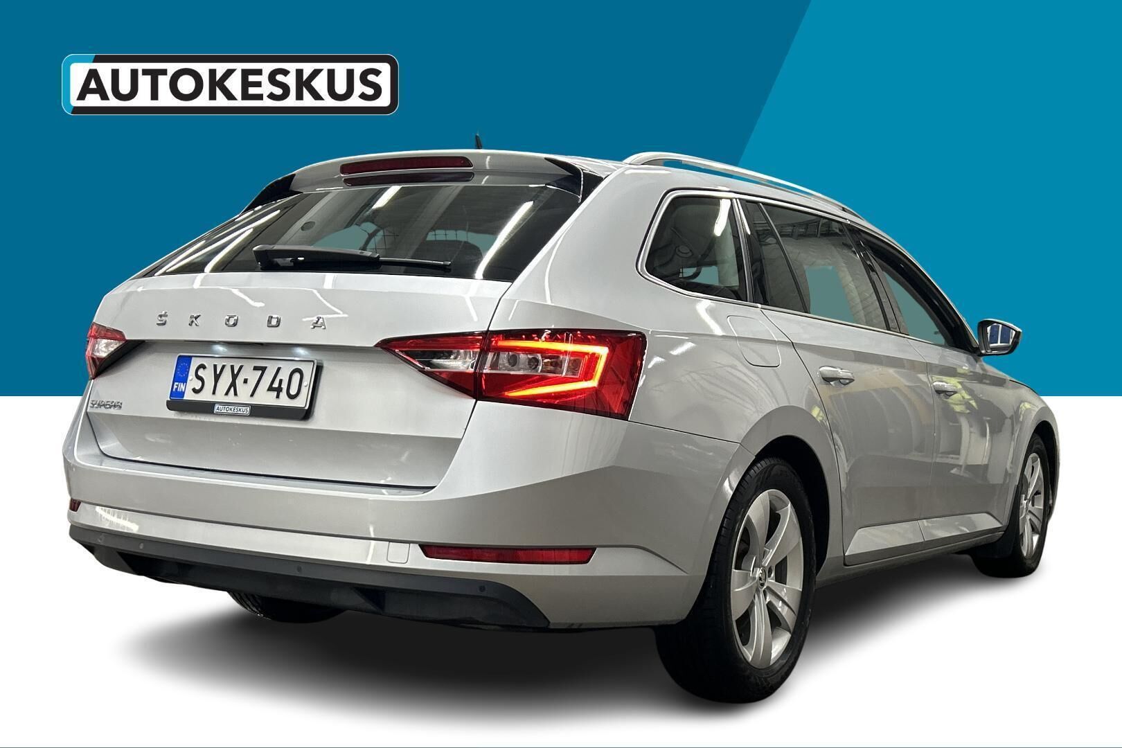 Skoda Superb iso kuva 18