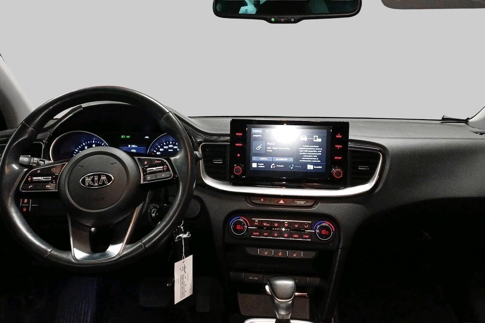 Kia Ceed iso kuva 1