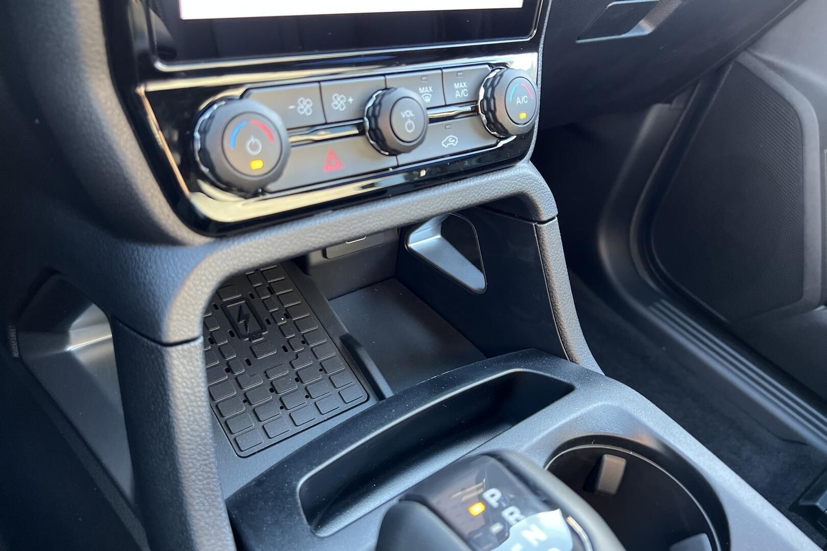 Ford Ranger iso kuva 18