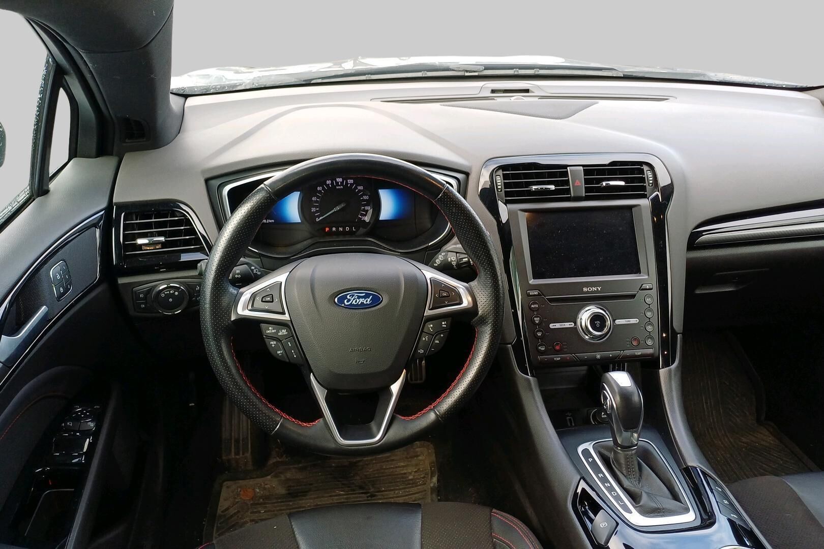Ford Mondeo iso kuva 2