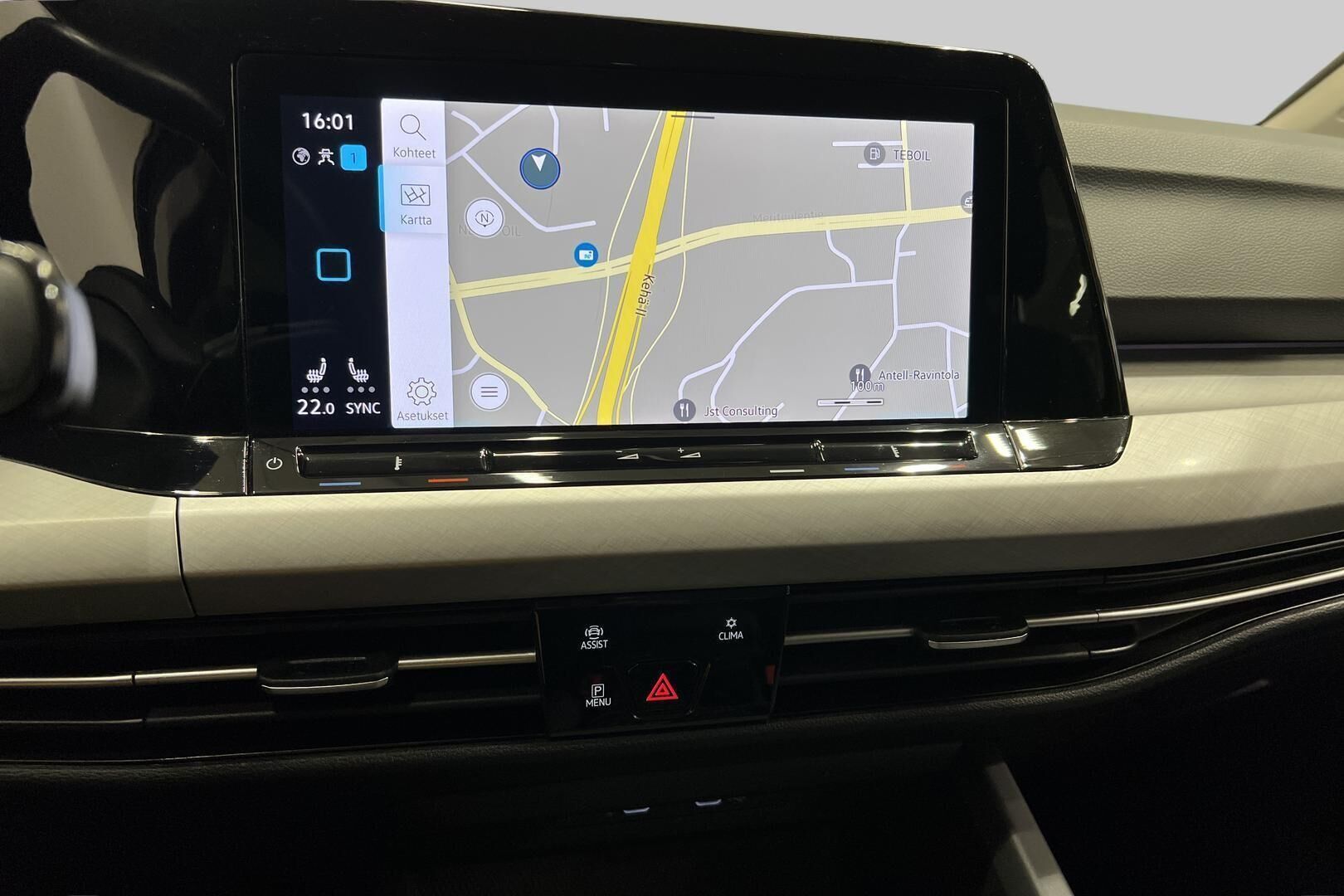 Volkswagen Golf iso kuva 12