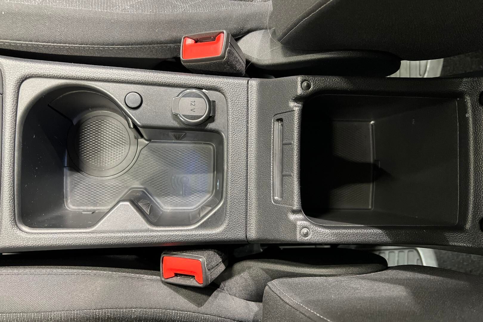 Volkswagen Golf iso kuva 36