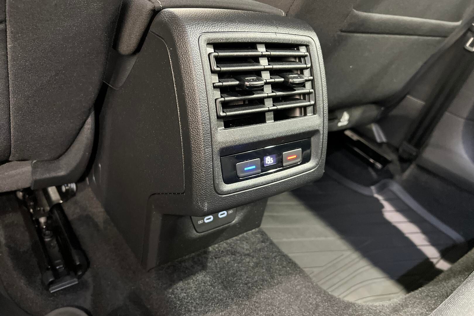 Volkswagen Golf iso kuva 25