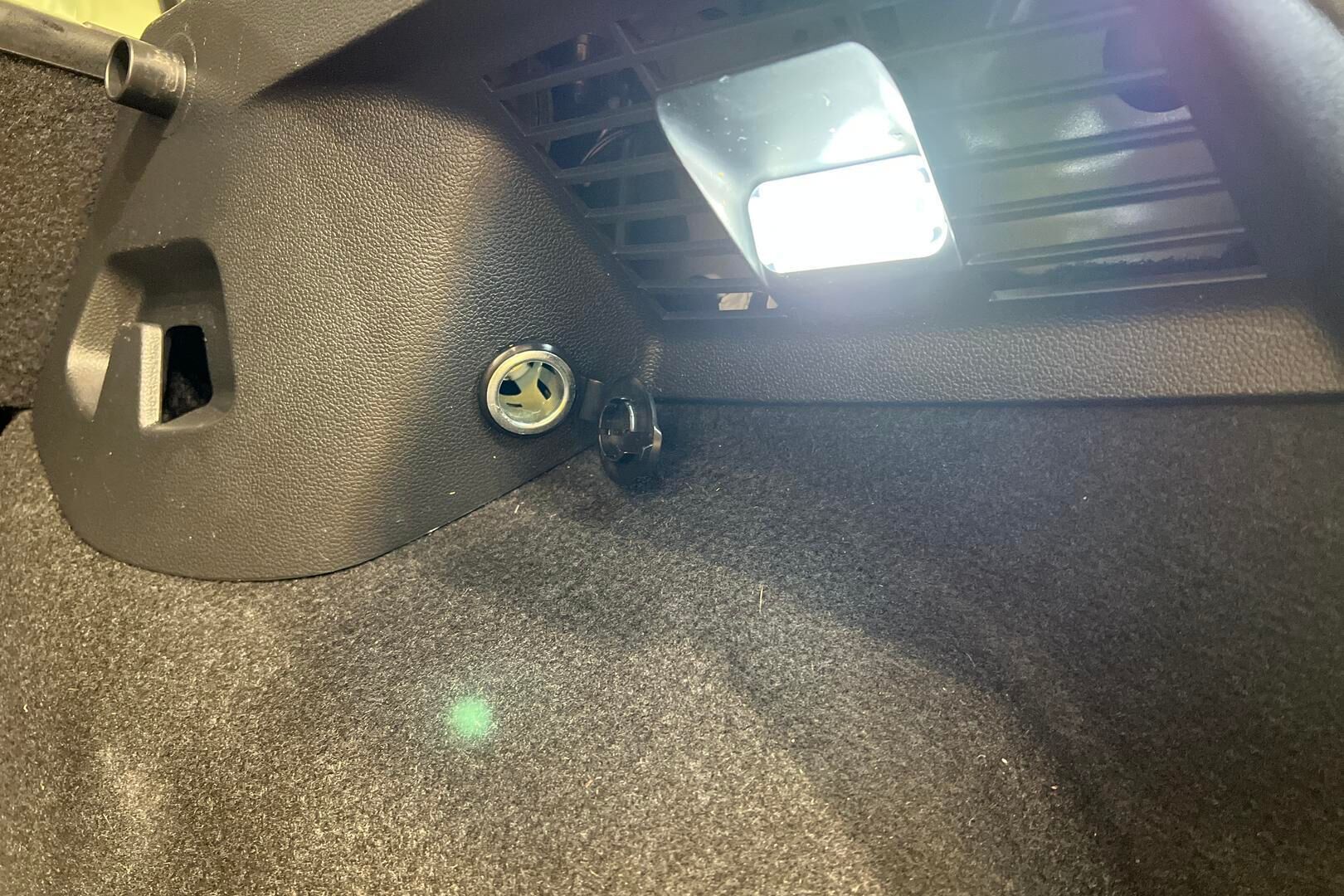 Volkswagen Golf iso kuva 29