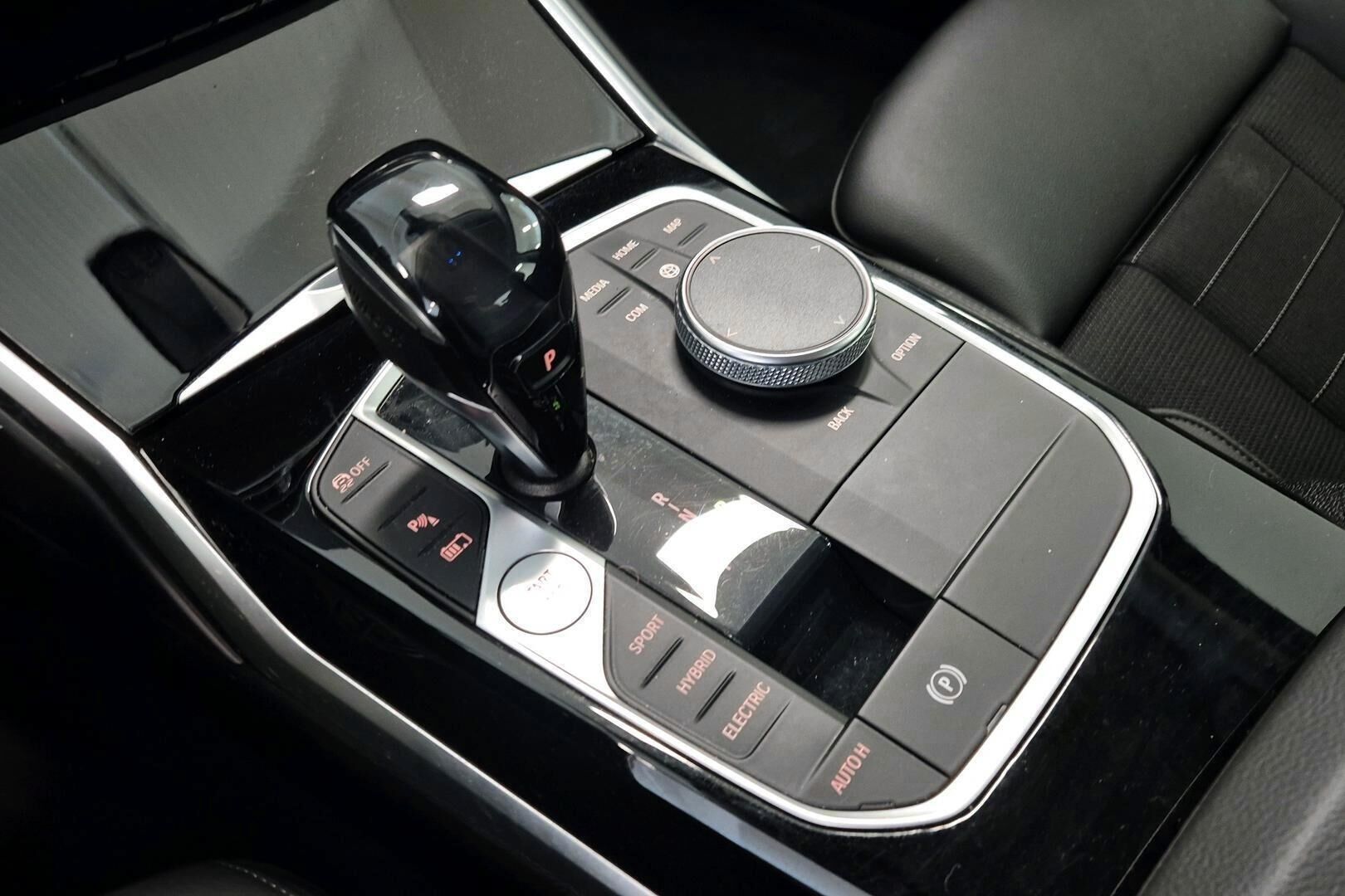 BMW 3-sarja iso kuva 16