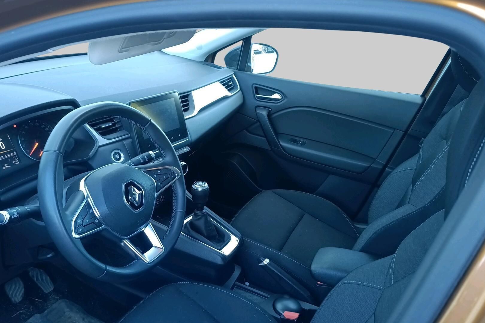 Renault Captur iso kuva 4