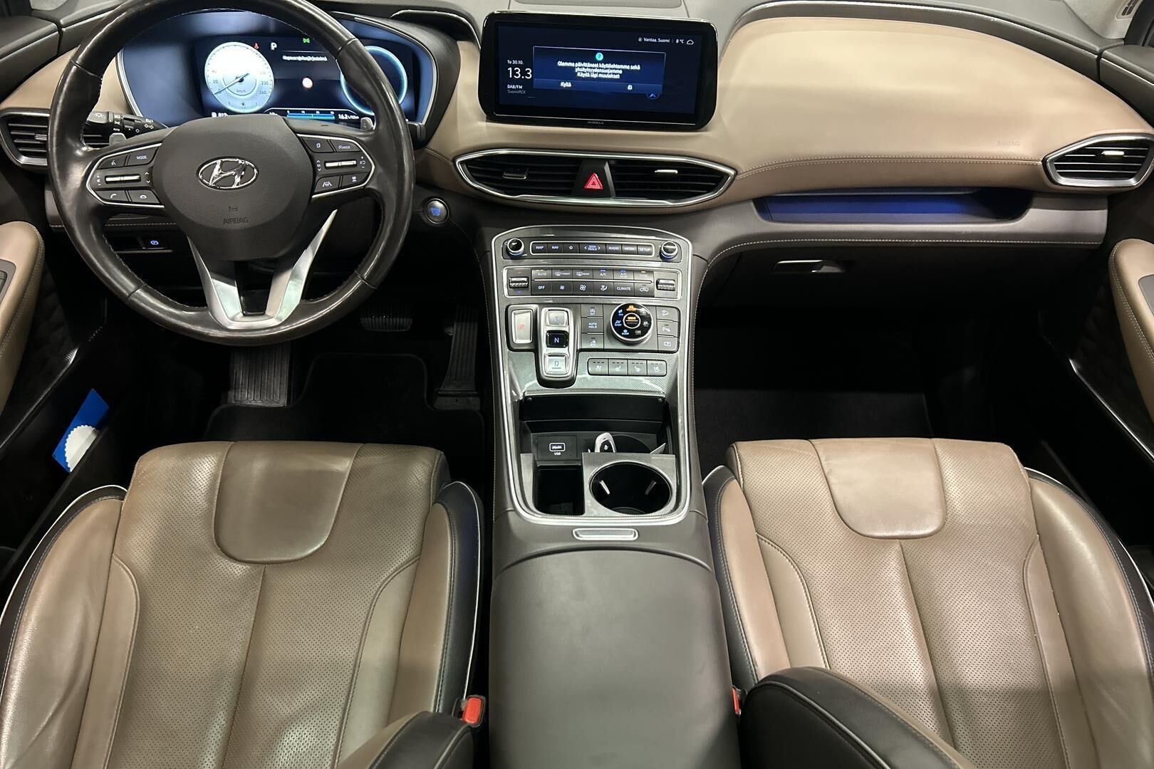 Hyundai Santa Fe iso kuva 11