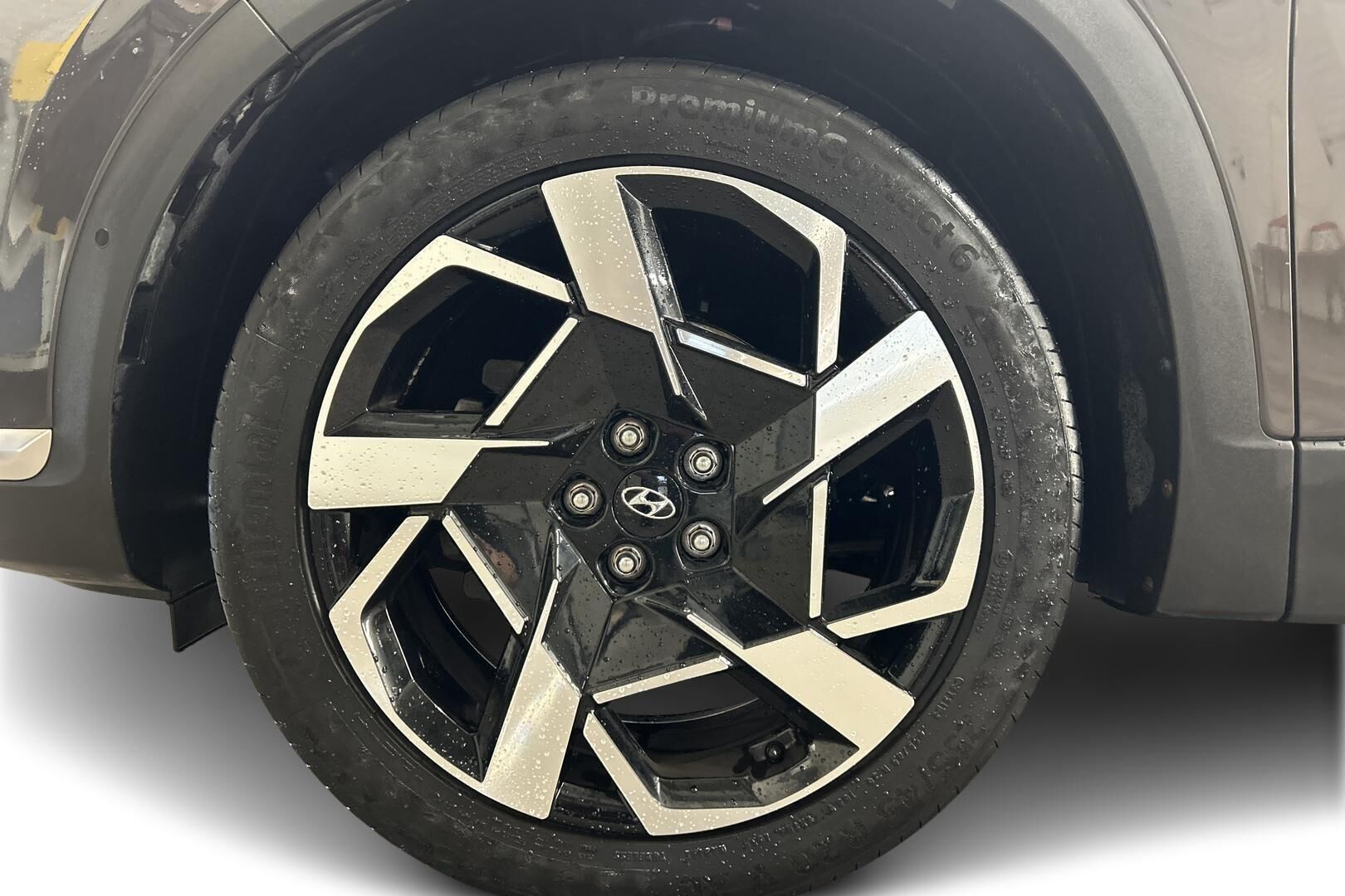 Hyundai Santa Fe iso kuva 13