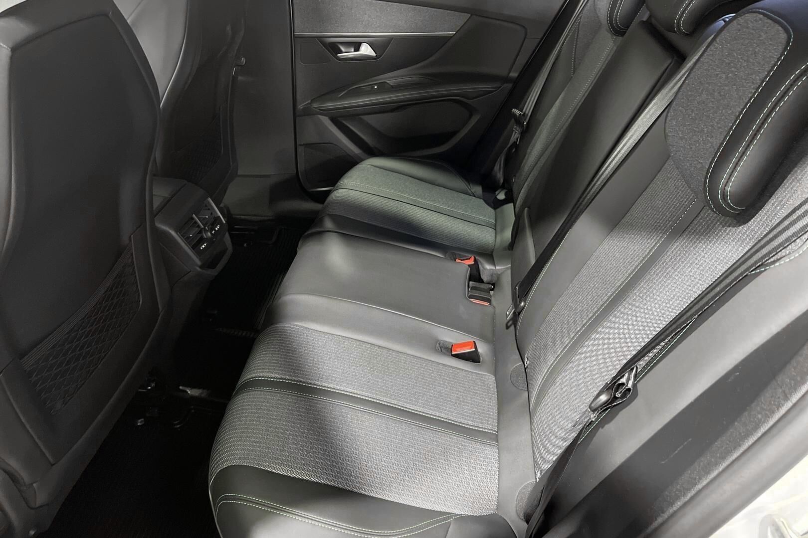 Peugeot 3008 iso kuva 10